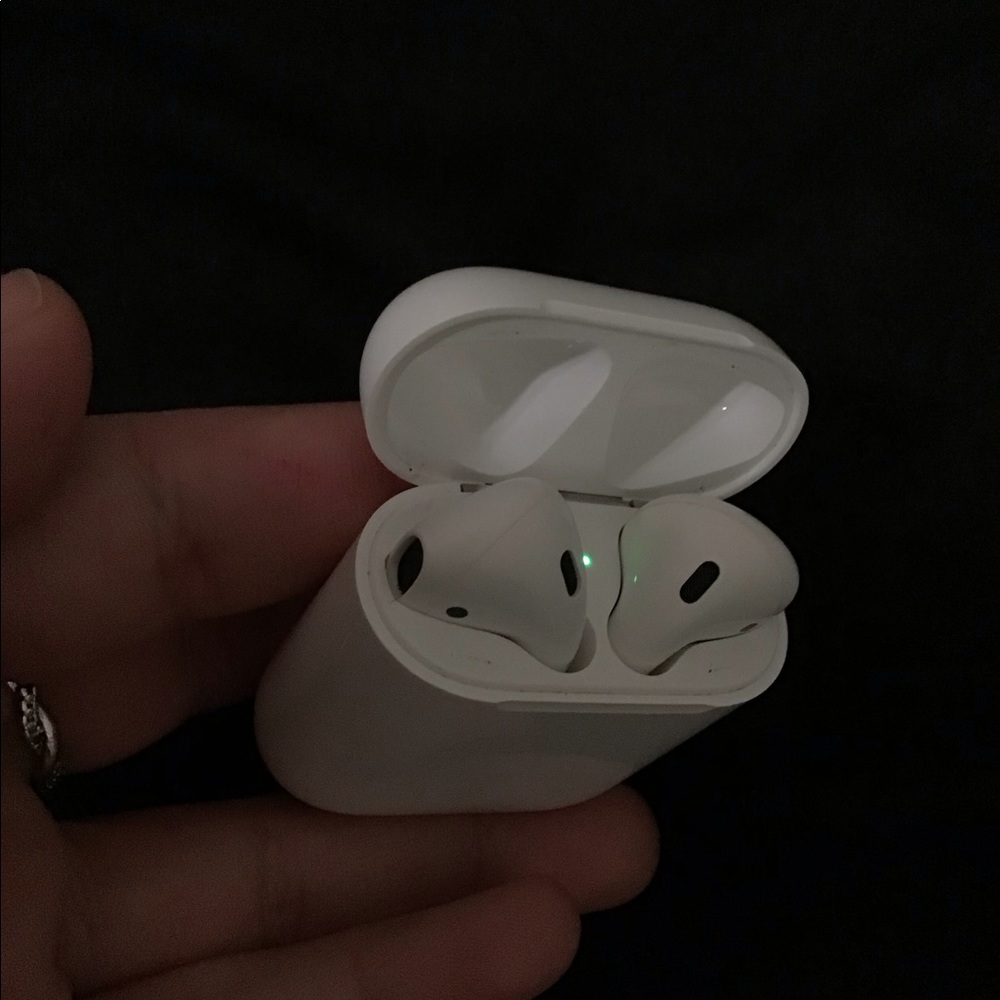 Apple AirPods 1st Generation